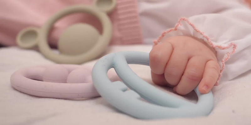 Video showing MOLUK's baby toys Nigi Nagi Nogi, Noogi, Oibo, Ulu & Tulu in action.