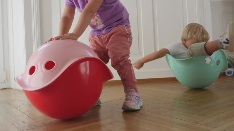 Children enjoying MOLUK’s open-ended sensory toys indoors and outdoors, in summer and winter, with water, sand, and snow.
