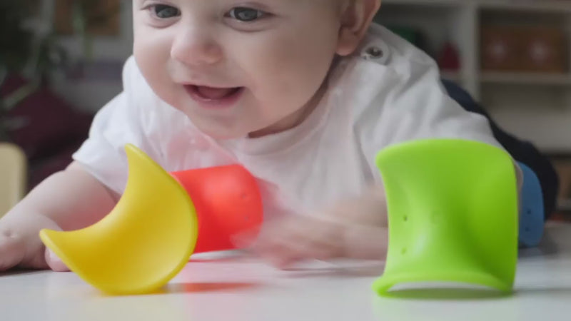 Video showing the colorful Ulu sensory wobble and teething toys by MOLUK, and how kids of different ages enjoy them.