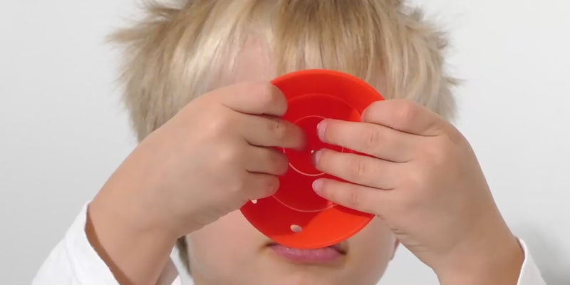 Video featuring MOLUK's sensory and fidget toys in action.